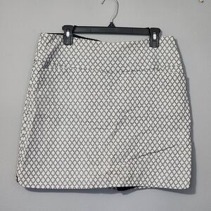 Stylish Bkack And White Patterned Women's Skirt